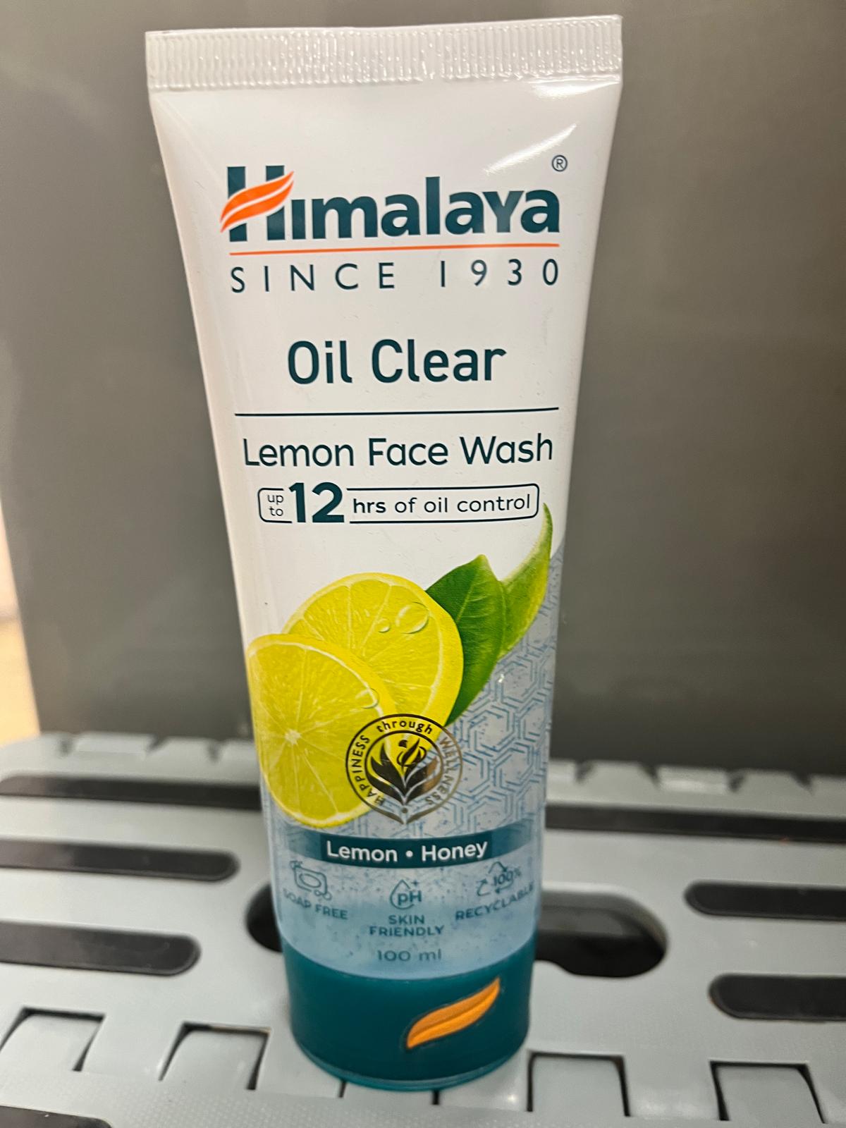 Himalaya Lemon Oil Clear Face Wash